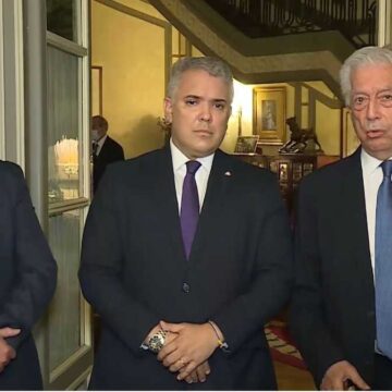 “Colombia está haciendo bien las cosas”: Vargas Llosa