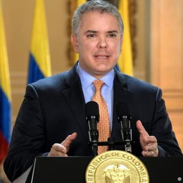 No he cambiado mi posición frente a la paz: Duque