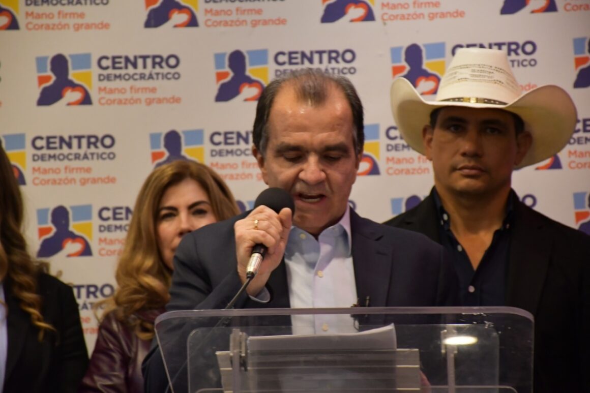 Óscar Iván Zuluaga es el candidato a la presidencia de Colombia por el centro democrático