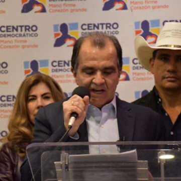 Óscar Iván Zuluaga es el candidato a la presidencia de Colombia por el centro democrático