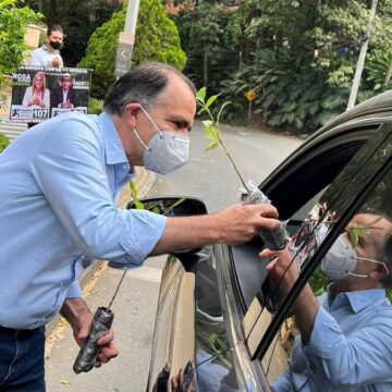 “Veo un resurgir del uribismo”: Óscar Iván Zuluaga