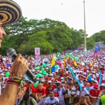 El fervor por Fico se toma a Colombia