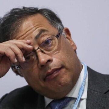 Cien días: Colombia por un lado, Petro por otro