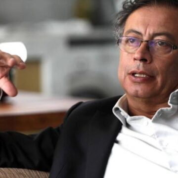 No cesan embarradas y osos del gobierno Petro