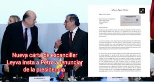Petro está enfermo, debe renunciar: Álvaro Leyva